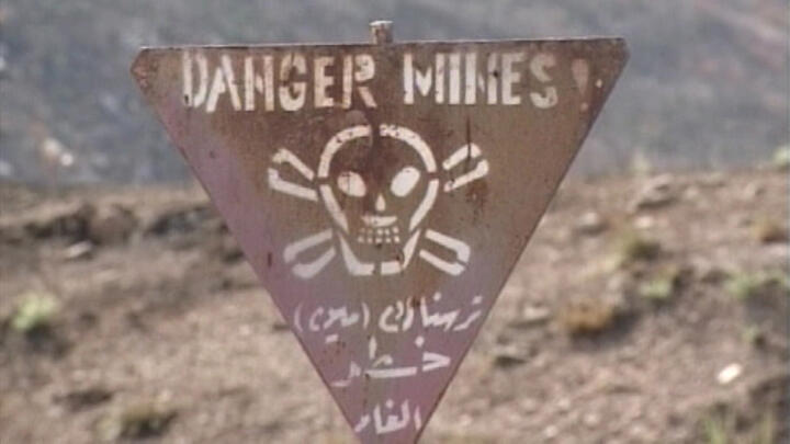 US to phase out landmines, joins global treaty
