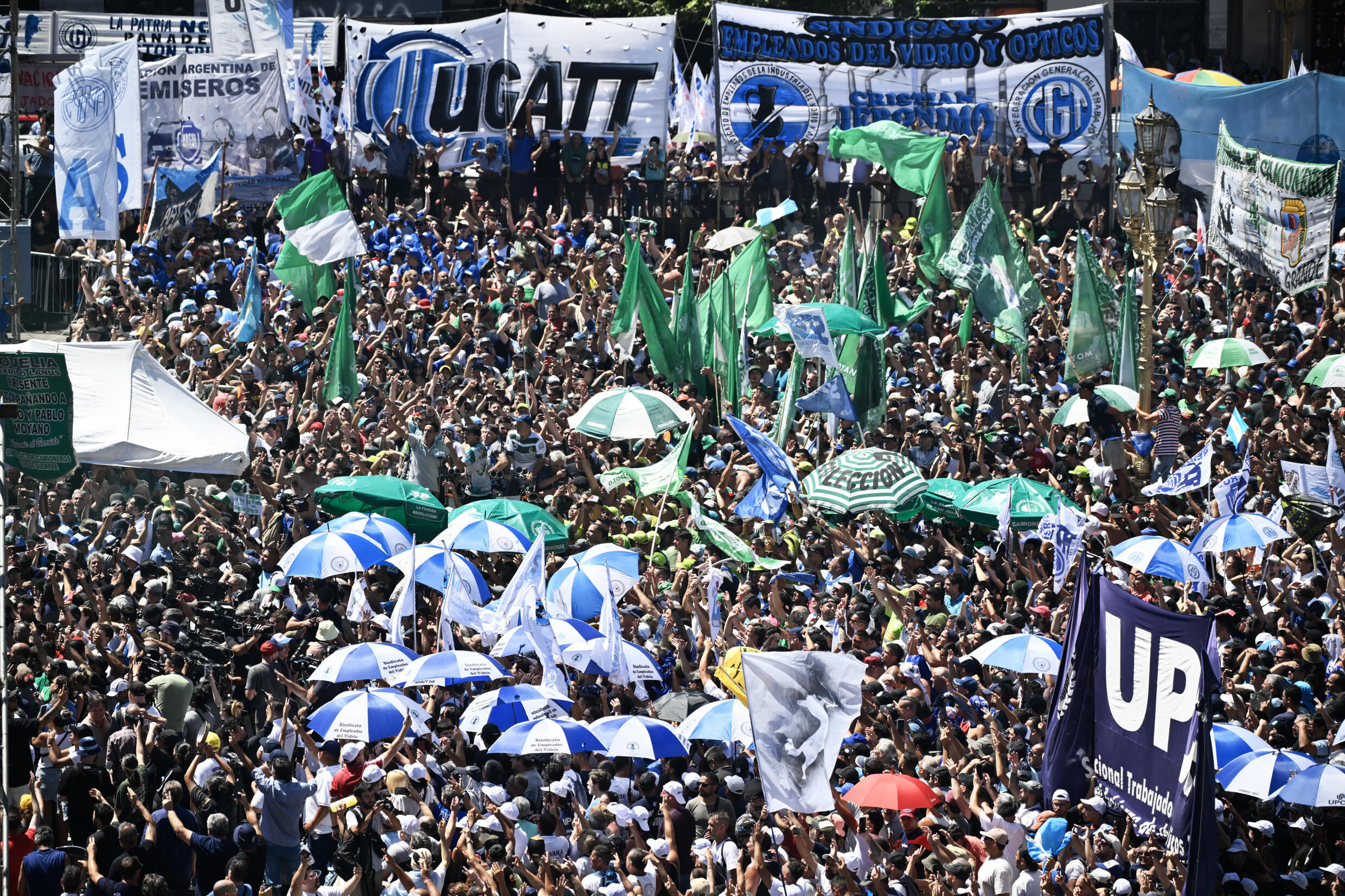 Manifestation à Buenos Aires lors d'une grève générale contre la politique du président argentin ultra-libéral Javier Milei, le 24 janvier 2024