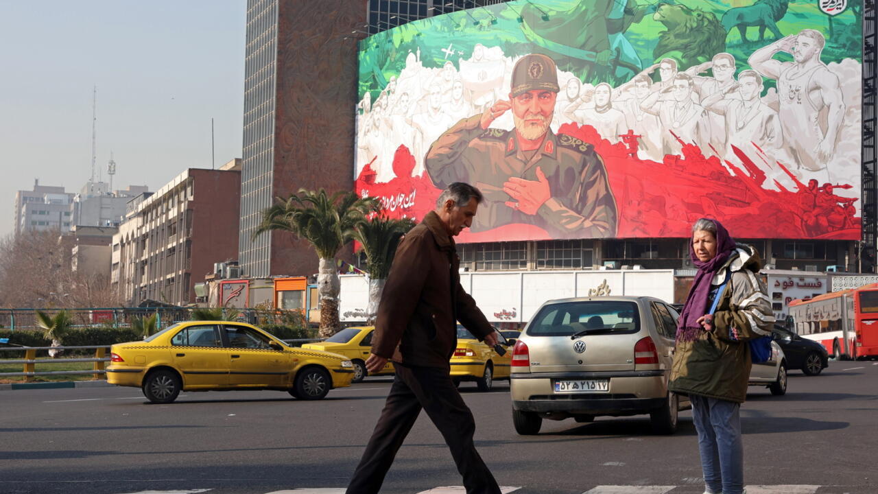 واشنطن تؤكد استعدادها "للمساعدة" مع تواصل الاحتجاجات وحجب الإنترنت في إيران