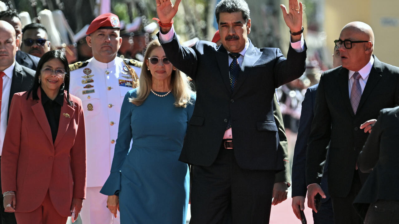 سقوط مادورو يهزّ "نادي الخمسة" الحاكم في فنزويلا