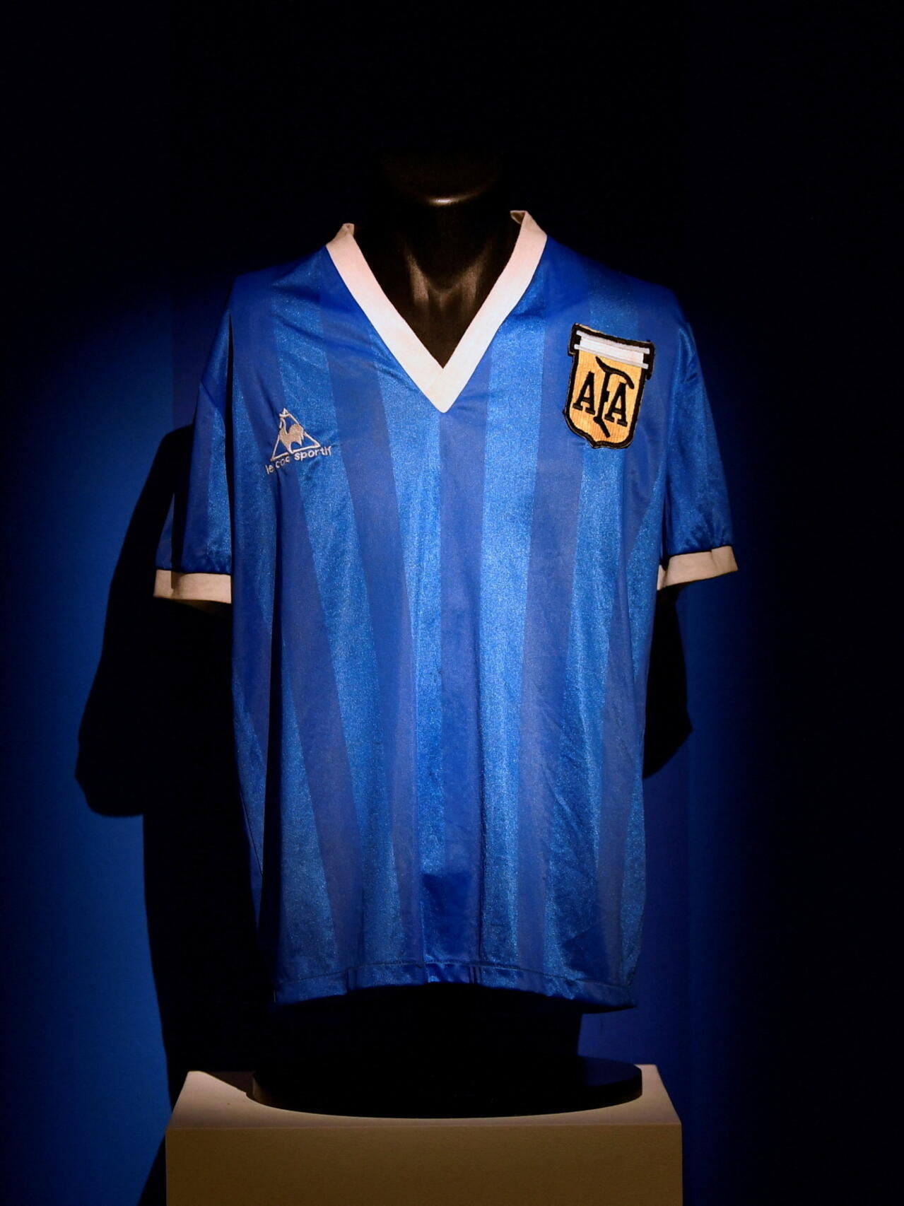 (本物) Auto Jersey Maradona Milla /3000 s-l400.jpg