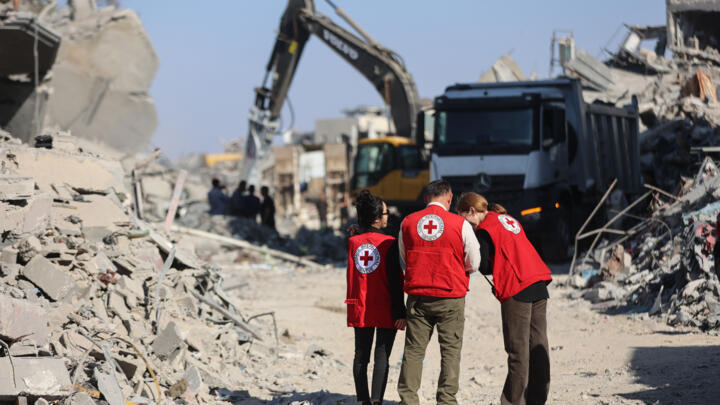 Members of the Red Cross have joined Egyptian recovery teams searching for the remains of missing Israeli hostages under the ruins of the Gaza strip