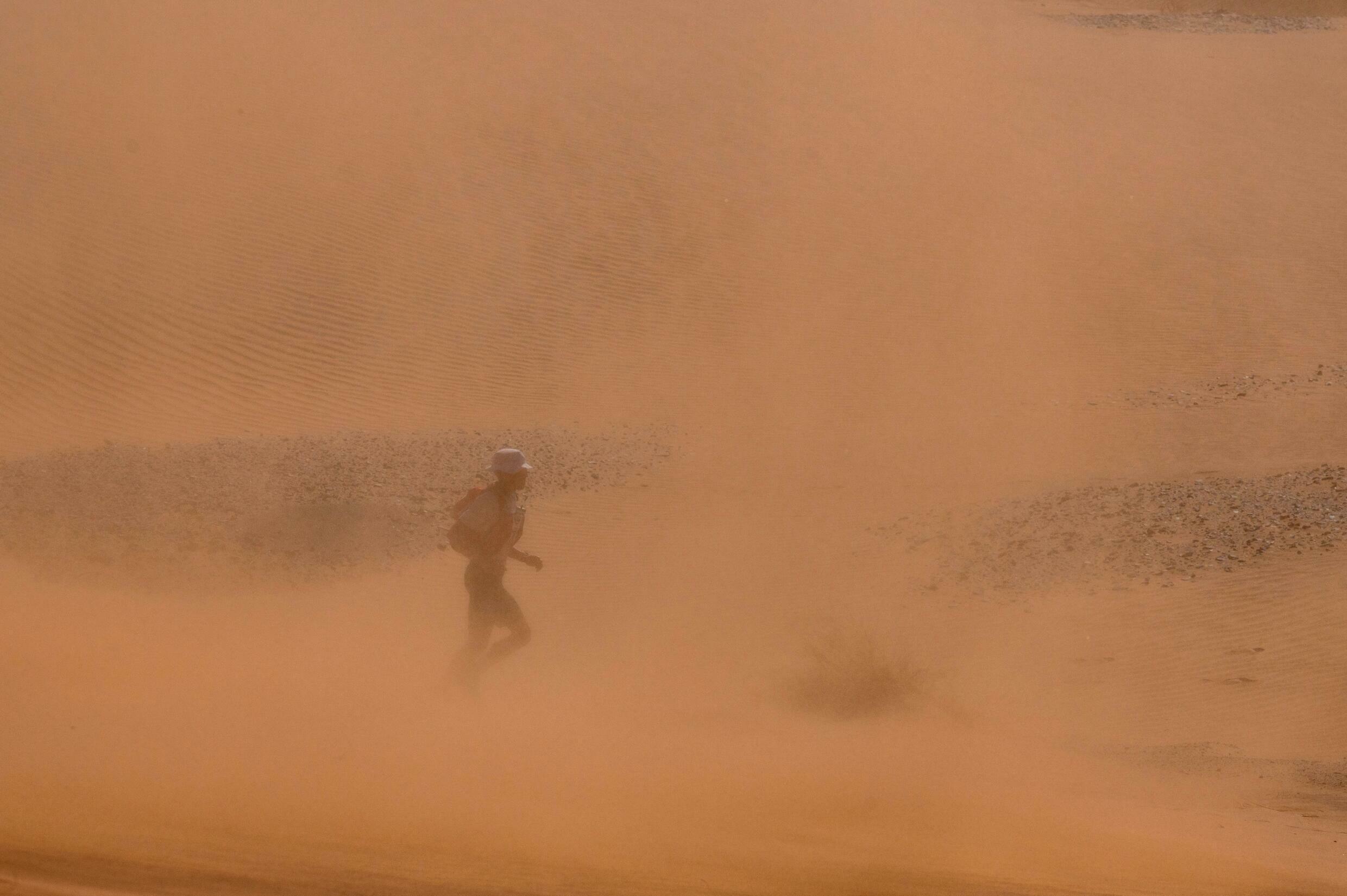 Blisters, diarrhoea, comas Marathon runners battle Moroccan desert