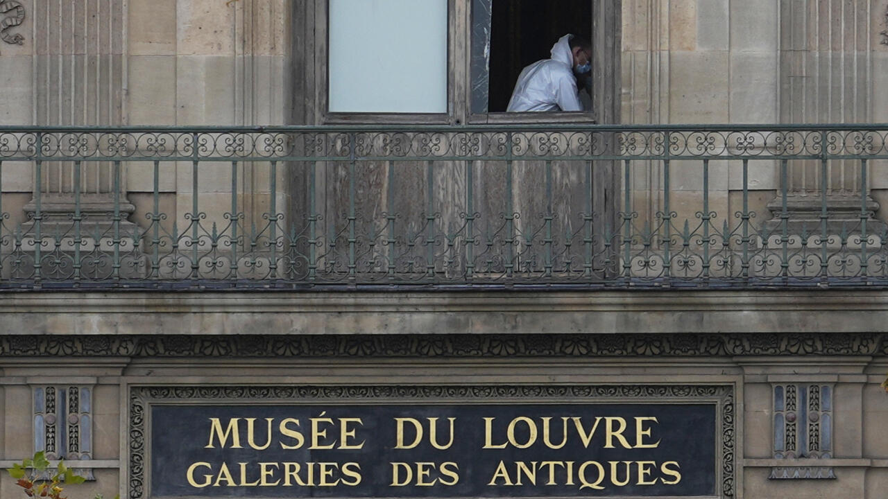 Déroulé, enquête, écho international... Ce qu'il faut retenir du cambriolage au musée du Louvre