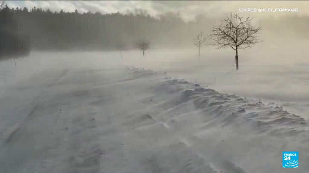 تم إلغاء أكثر من 8000 رحلة جوية في الولايات المتحدة بسبب العاصفة الشتوية