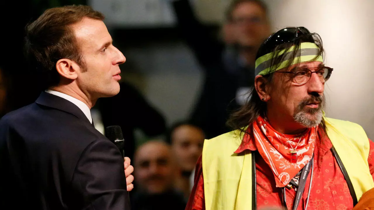 Les Gilets Jaunes Poussent Macron A Revoir Sa Copie Economique Au Benefice De La Croissance