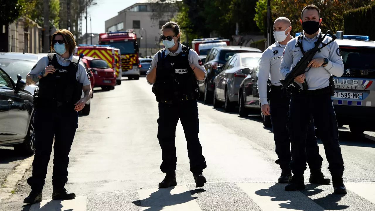 Ø¹Ø§Ø¦ÙØ© Ø§ÙØªÙÙØ³Ù Ø§ÙØ°Ù ÙØªÙ Ø´Ø±Ø·ÙØ© ÙØ±ÙØ³ÙØ© ÙØ±Ø¨ Ø¨Ø§Ø±ÙØ³ ÙØ§ ØªØ²Ø§Ù ØªØ­Øª Ø§ÙØµØ¯ÙØ©