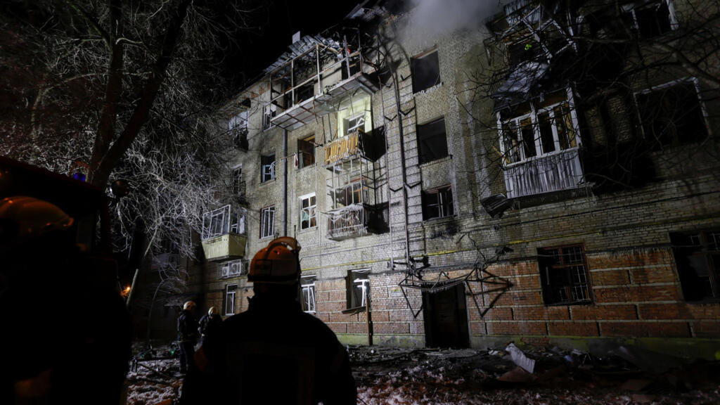 Ukraine en direct : reprises des discussions à Abou Dhabi, Kharkiv et Kiev visées par des frappes russes