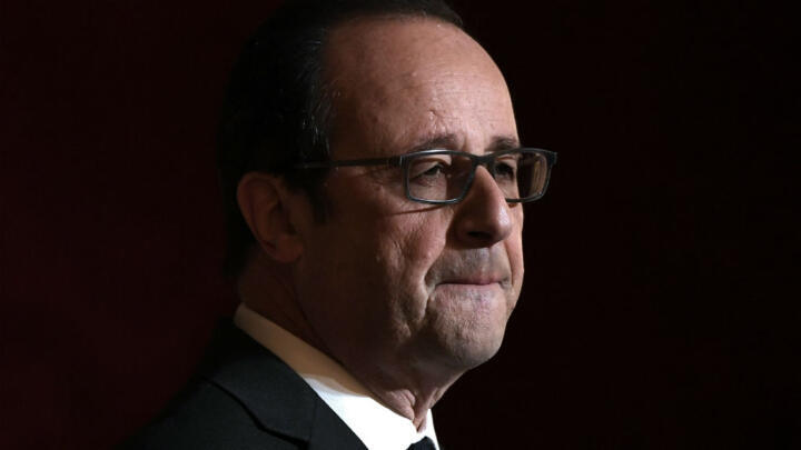 Hollande settles old scores with Macron in tell-all book