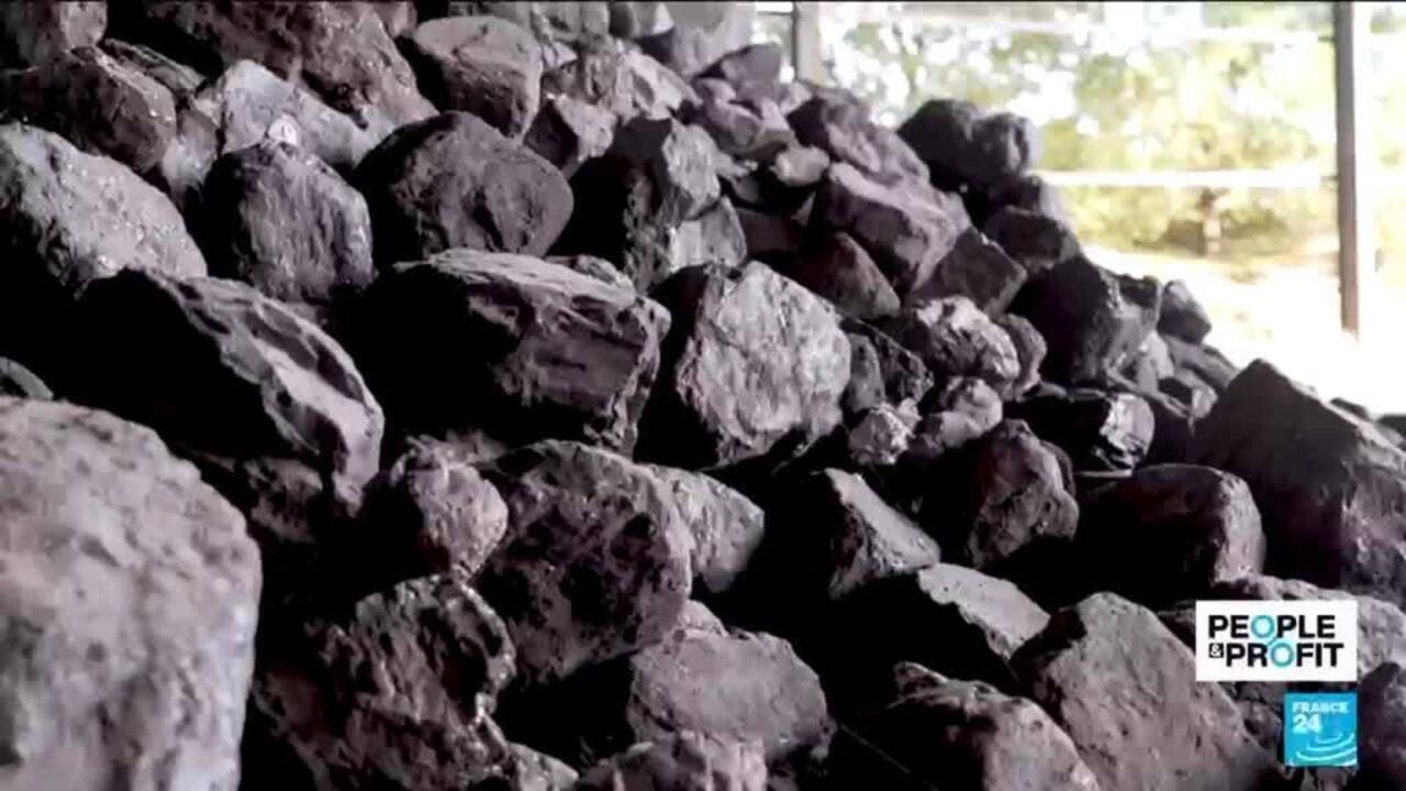 China pledges to cut greenhouse emissions for the first time