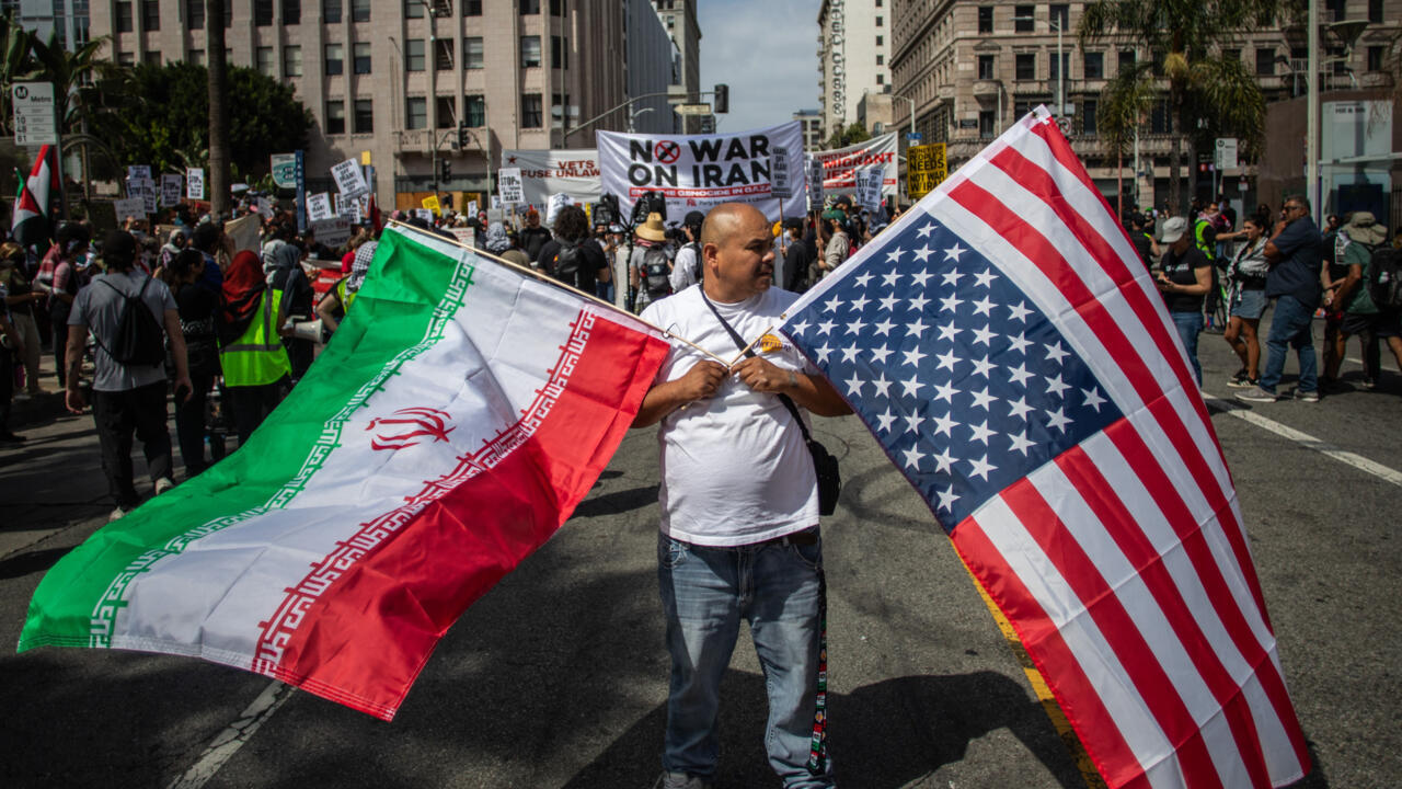 مسقط تدعو إلى استئناف المفاوضات بين الولايات المتحدة وإيران