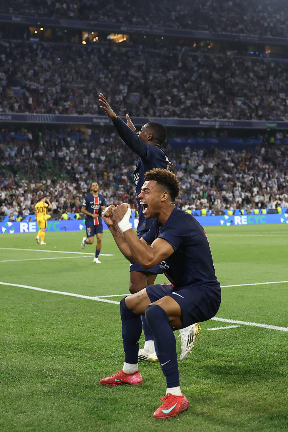 Desiré Doué célèbre la victoire du PSG en finale de la Ligue des champions, le 31 mai 2025 à Munich.