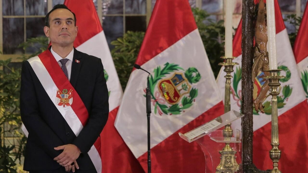 Face à la vague de violences au Pérou, le président par intérim annonce l'état d'urgence à Lima