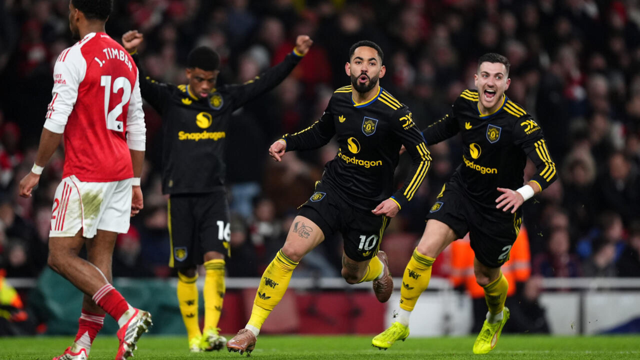 Manchester United stun Arsenal with late Matheus Cunha winner
