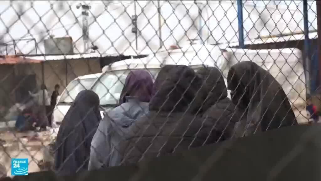 الحكومة السورية تعتزم إغلاق مخيمي الهول وروج.. ما مصير النساء المحتجزات والأجانب؟