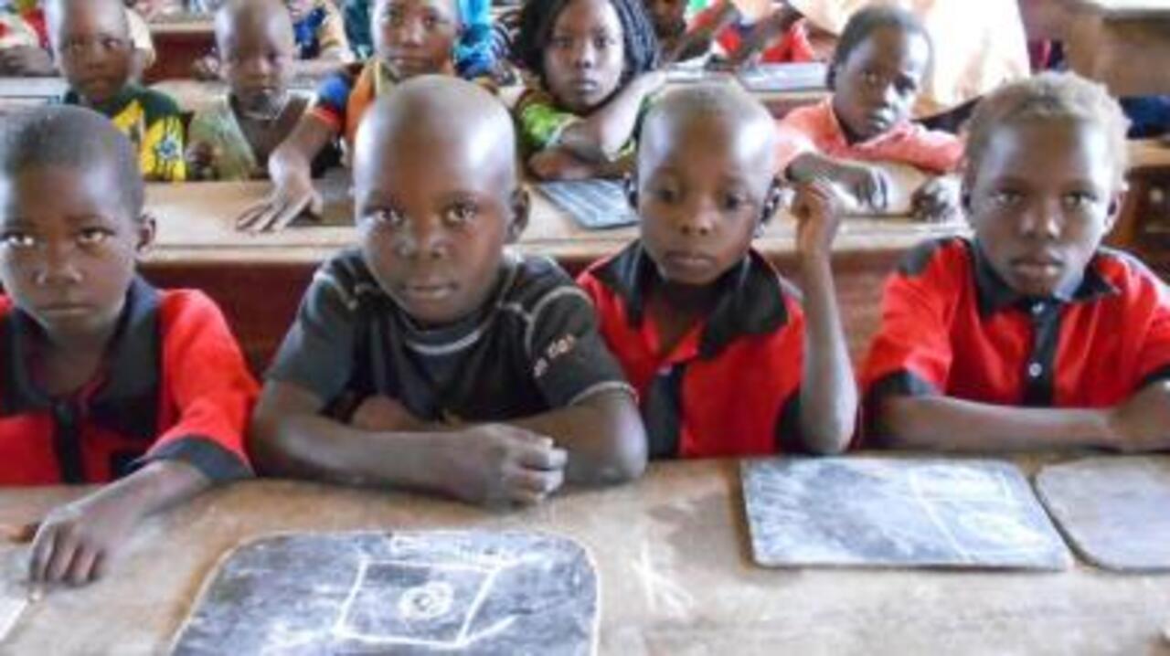 Brave teachers reopen schools in Central African Republic, AIDS
