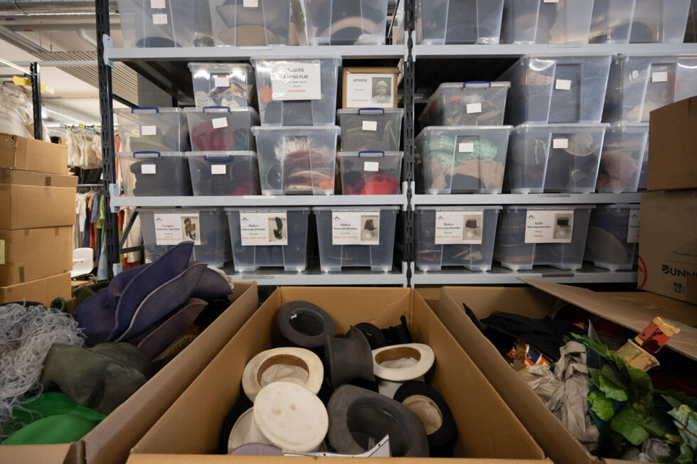 Approximately 15,000 costumes, accessories and shoes from major opera and choreographic productions are available