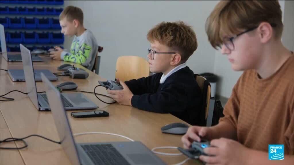 Lithuania: children join drone school to build, programme and fly them
