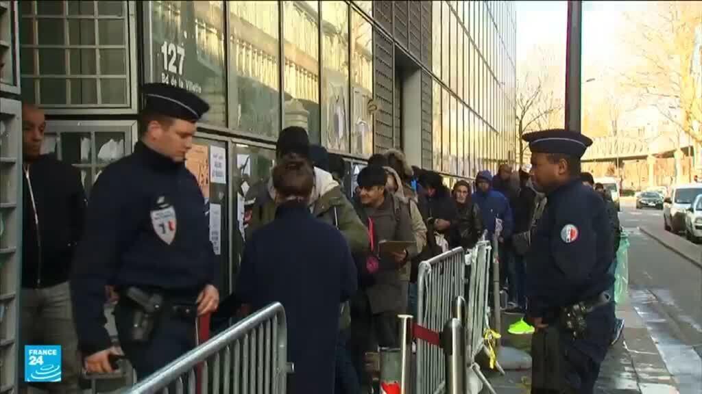 فرنسا: ارتفاع عدد المهاجرين المعتقلين وزيادة في عمليات الترحيل