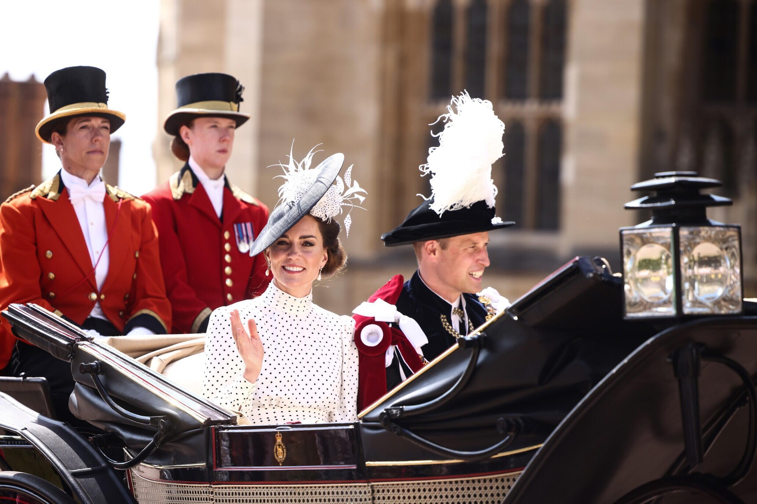 La princesse Kate et le prince William quittent le château de Windsor après une cérémonie, le 19 juin 2023.