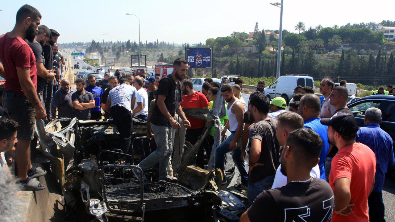 ثلاثة قتلى بغارة إسرائيلية استهدفت سيارة في جنوب لبنان