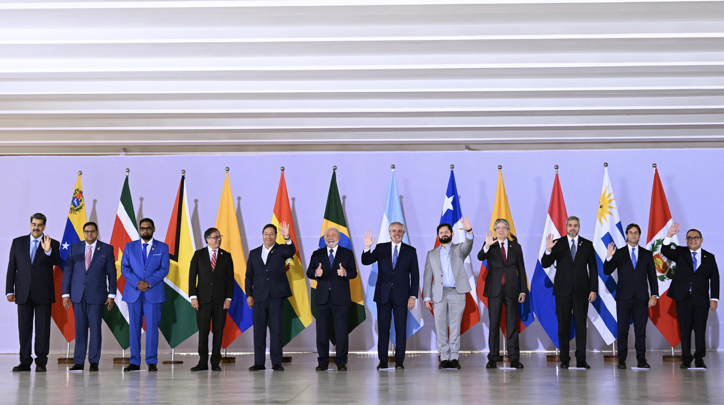 Los presidentes sudamericanos posan en una foto oficial en el Palacio de Itamaraty en Brasilia, el 30 de mayo.