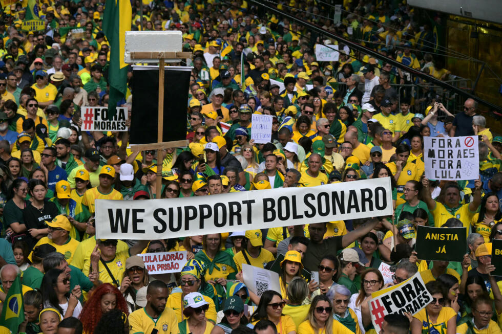 Nombre de partisans de l'ex-président brésilien Jair Bolsonaro étaient rassemblés à Sao Paulo, dimanche 3 août 2025.