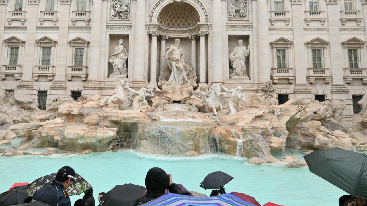 روما تفرض رسما دخول لزيارة نافورة تريفي الشهيرة