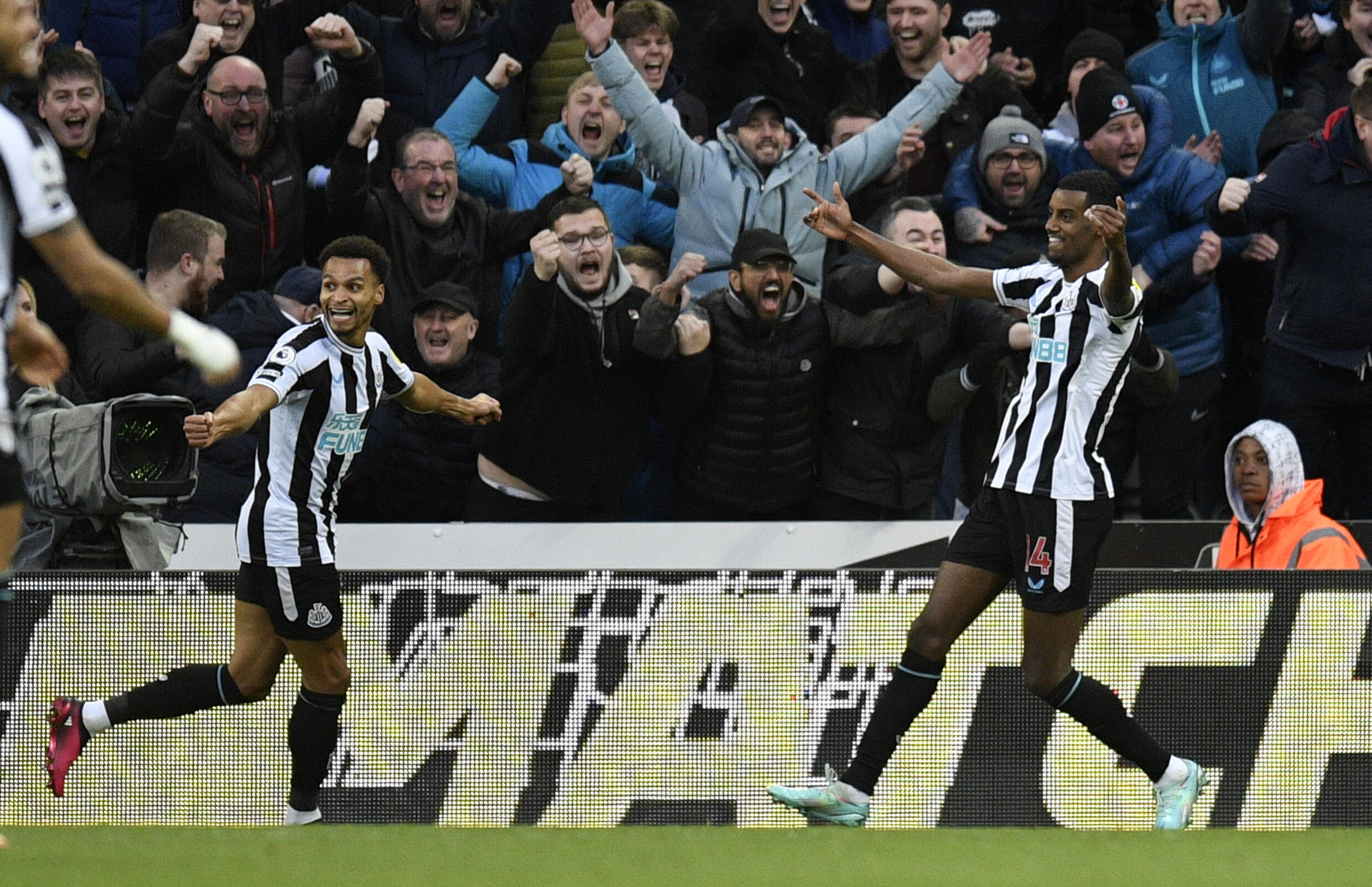 фулхэм ньюкасл прямая трансляция