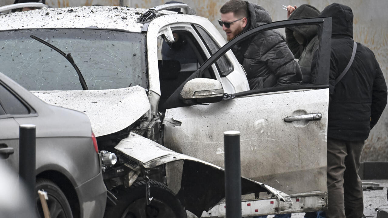 مقتل ثلاثة أشخاص بينهم شرطيان بانفجار في موسكو (لجنة تحقيق)