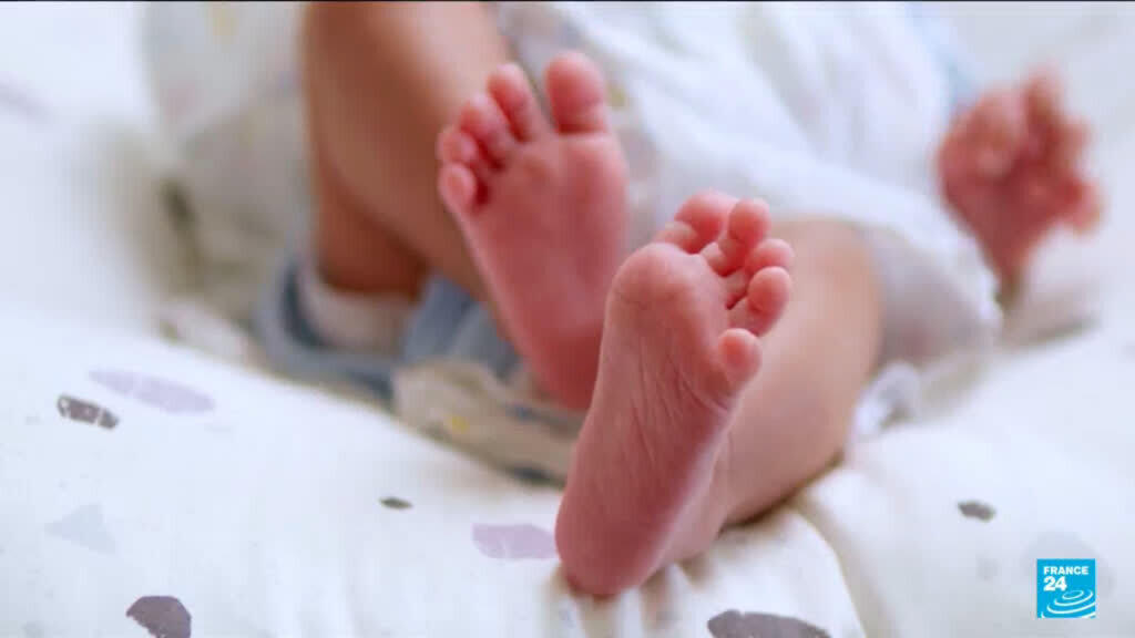 Deaths outnumber births in France