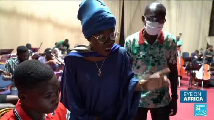 Soprano Clémentine Ayéfouni captivates fans in Togo