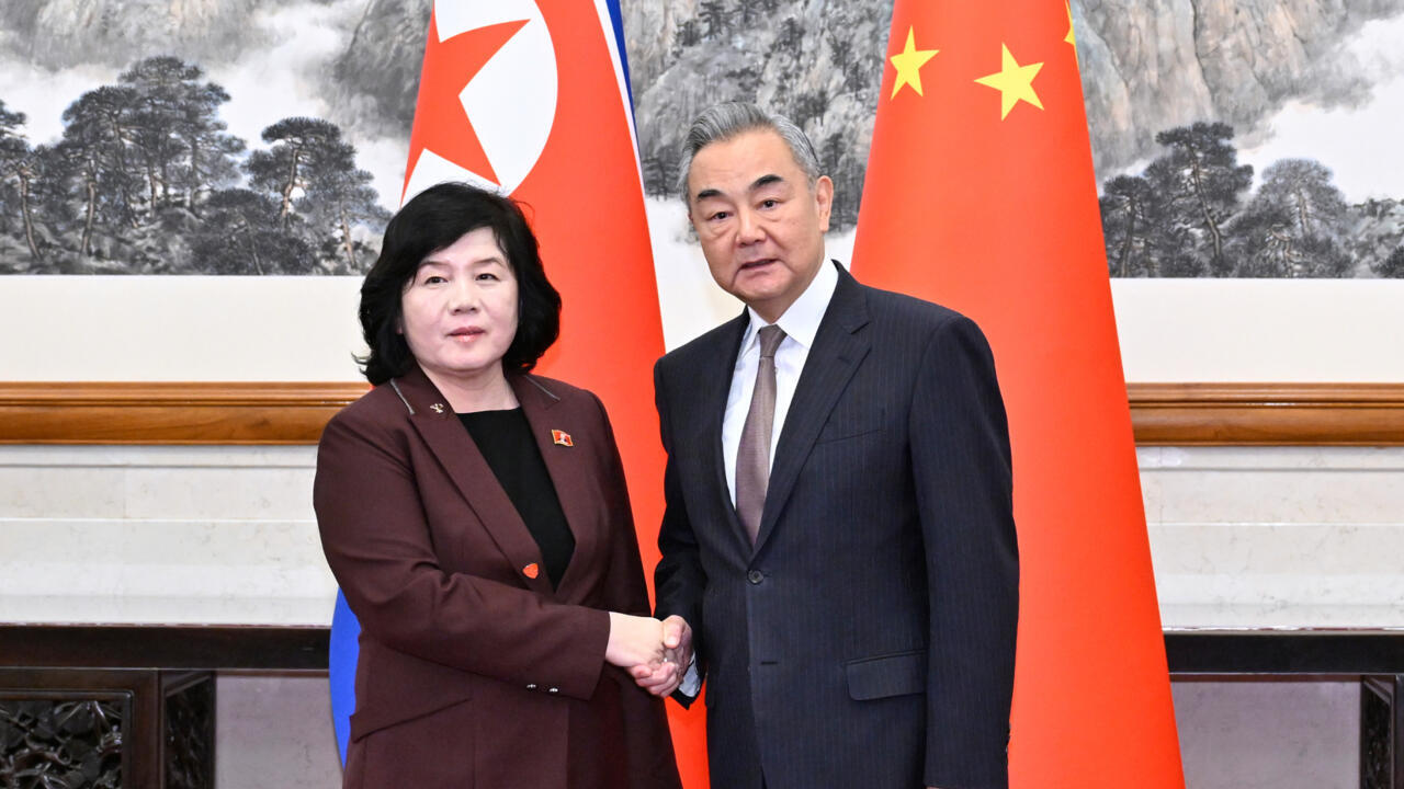 Corée du Nord : quand Kim Jong-un "féminise" les élites