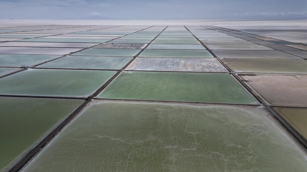 Lithium : le nouveau président de Bolivie peut-il relancer le rêve de l'or blanc ?