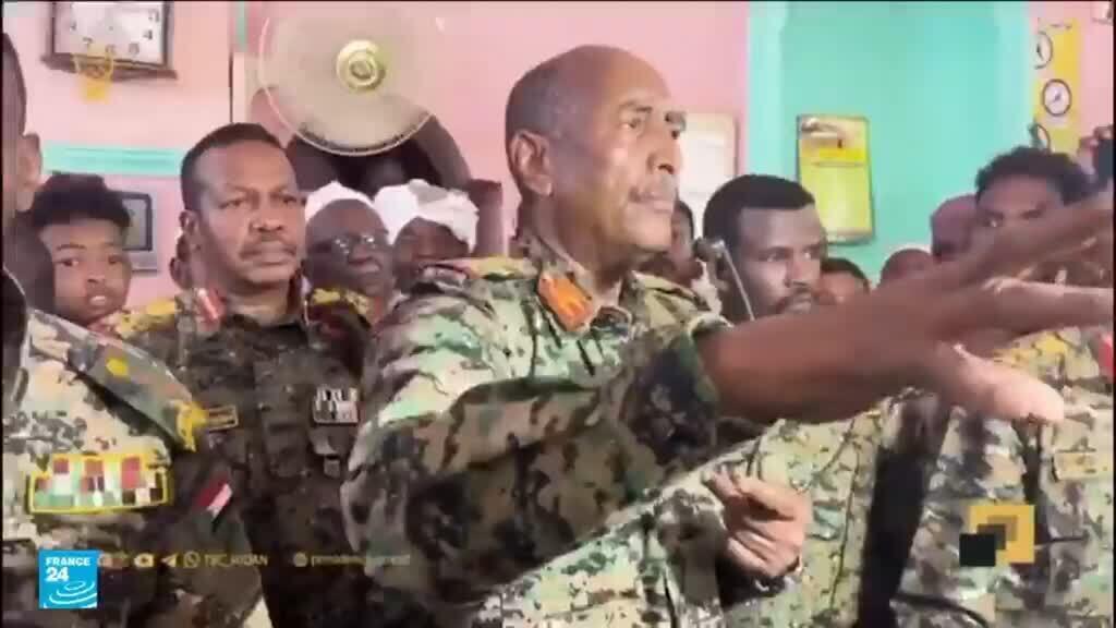 السودان: البرهان يدعو للتعبئة العامة وسط مطالب دولية بهدنة إنسانية