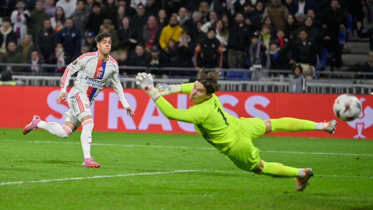 الدوري الأوروبي: أولمبيك ليون يتعرض لهزيمته الأوروبية الأولى أمام ريال بيتيس