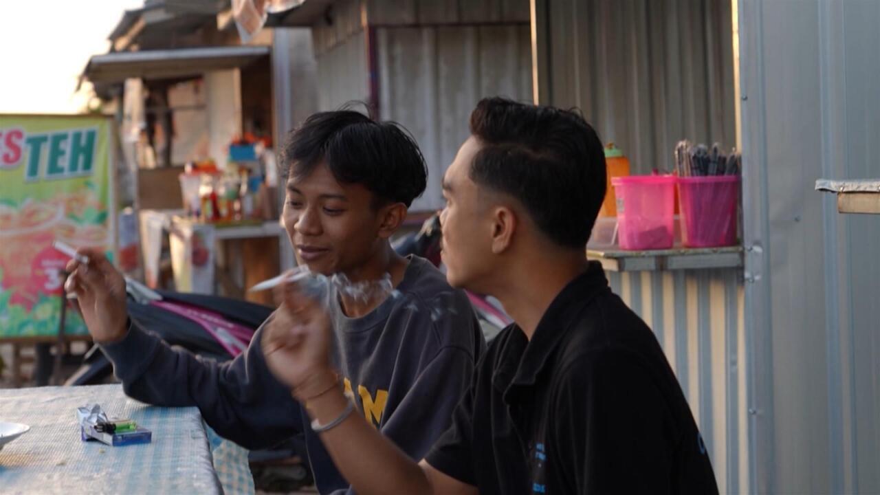 In Indonesia, addiction to smoking starts in childhood