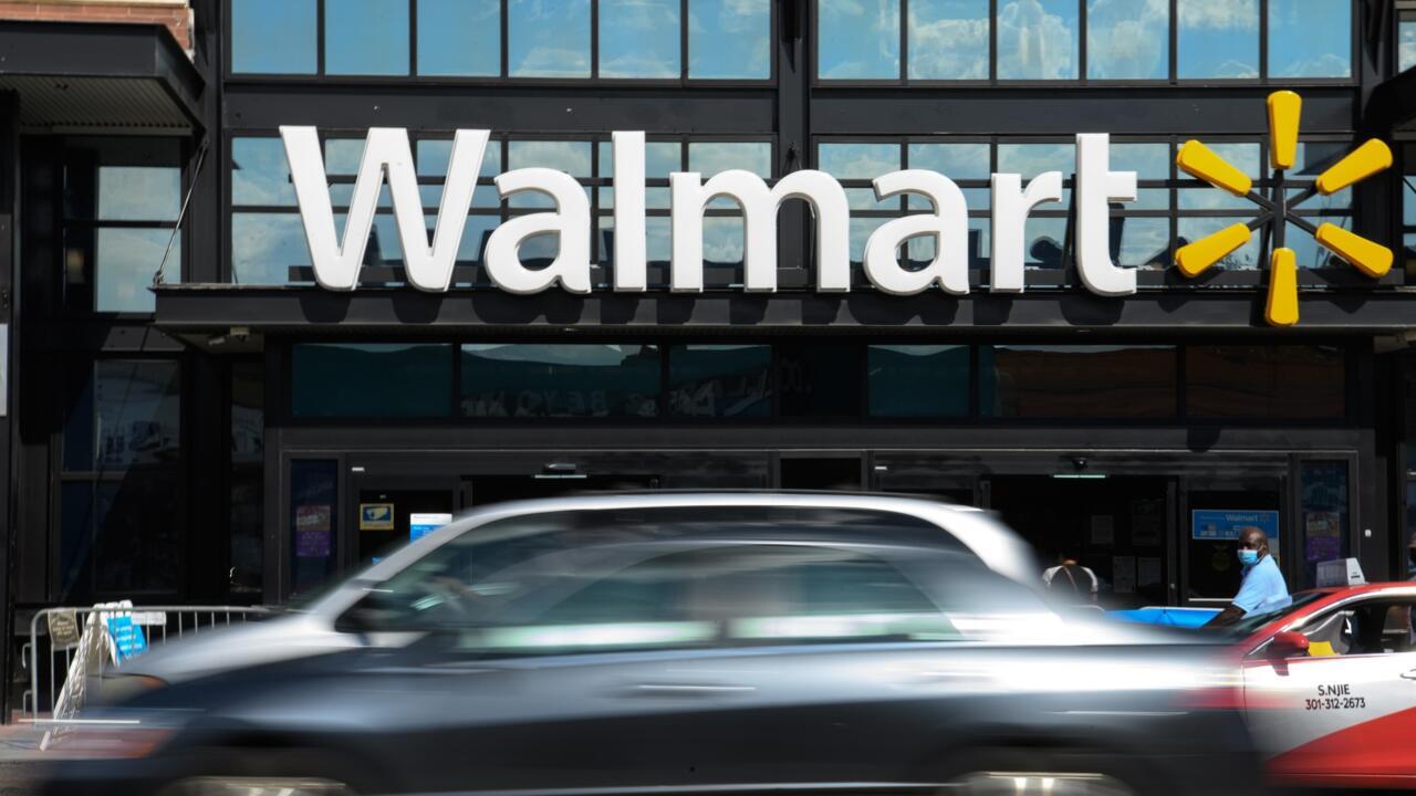 Walmart is raising the salaries of its truck drivers and will hire