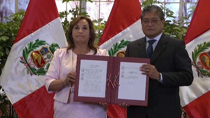 Peru enacts amnesty for military personnel and police in Shining Path insurgency