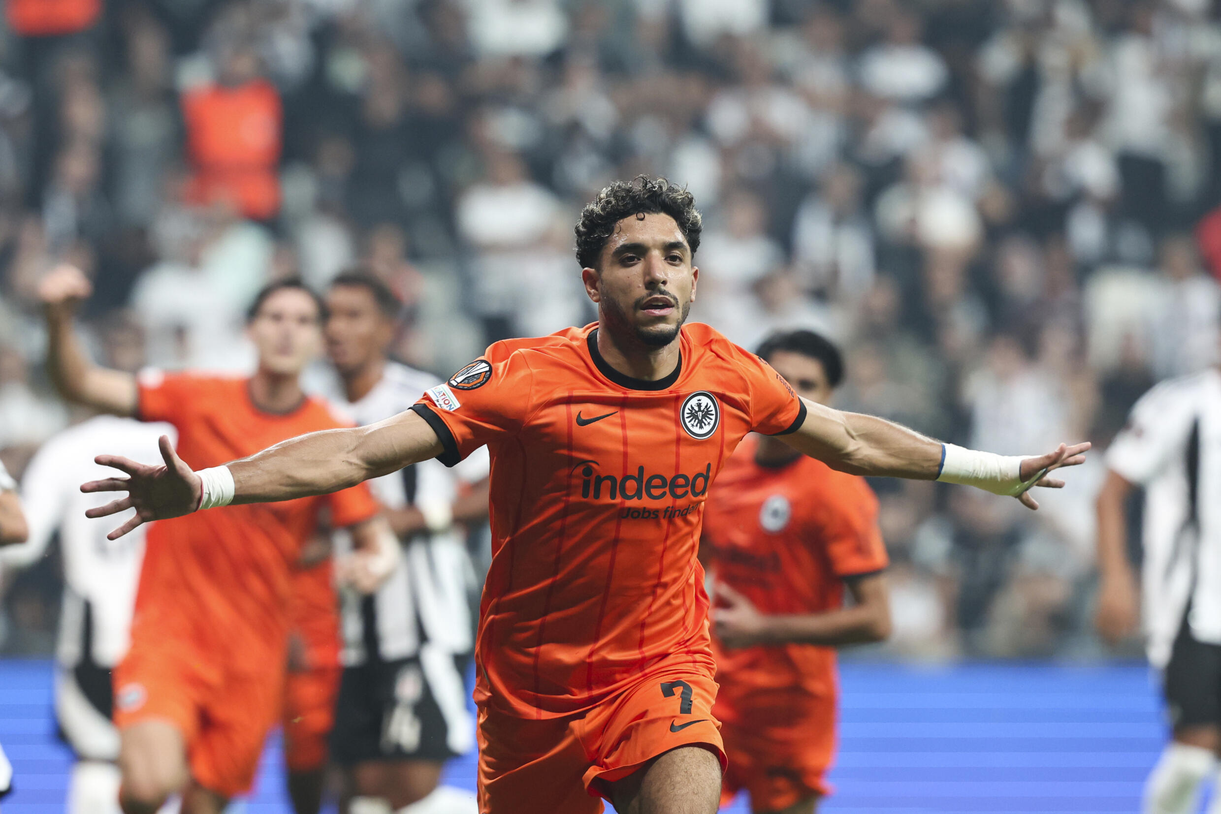 Le joueur de Francfort Omar Marmoush fête l'un de ses buts lors d'une rencontre d'Europa League contre le Besiktas, à Istanbul, le 3 octobre 2024.