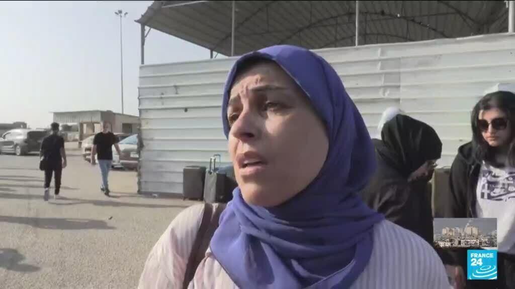First foreign nationals and dual citizens leave Gaza for Egypt