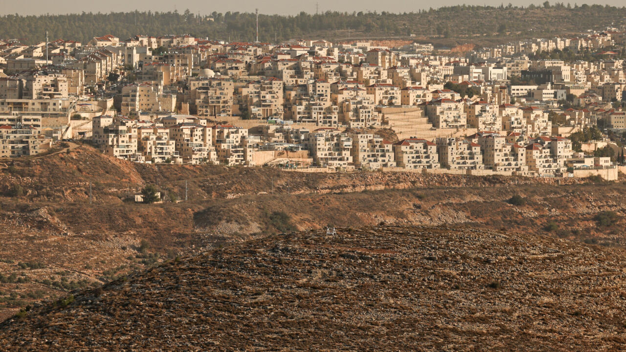 وفد فلسطيني يزور فرنسا للمطالبة بحظر نشاط الشركات الأجنبية في المستوطنات