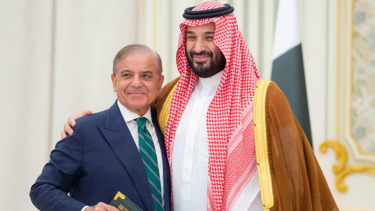 السعودية وباكستان توقعان اتفاقية دفاع مشترك لتعزيز التعاون الأمني