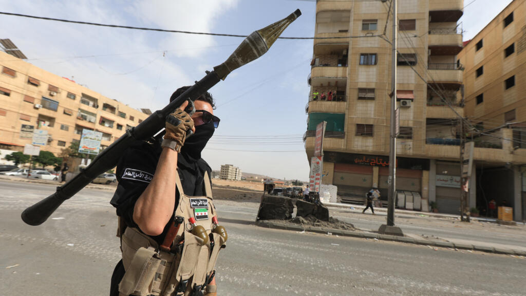 سوريا: 73 قتيلا غالبيتهم دروز في اشتباكات طائفية وباريس تدعو إلى "وقف المواجهات"