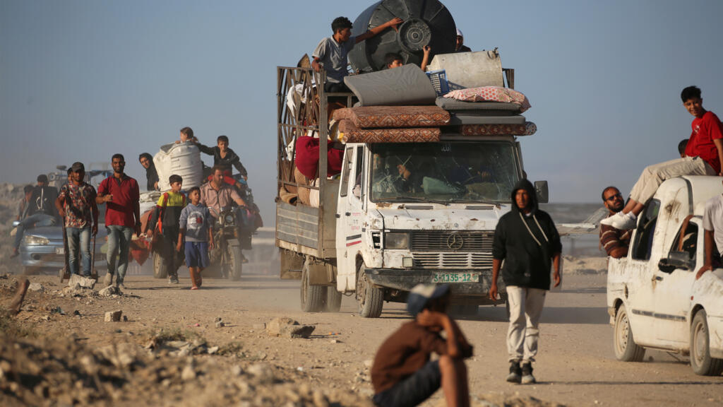 Au deuxième jour de trêve à Gaza, retour au milieu des ruines pour les déplacés palestiniens