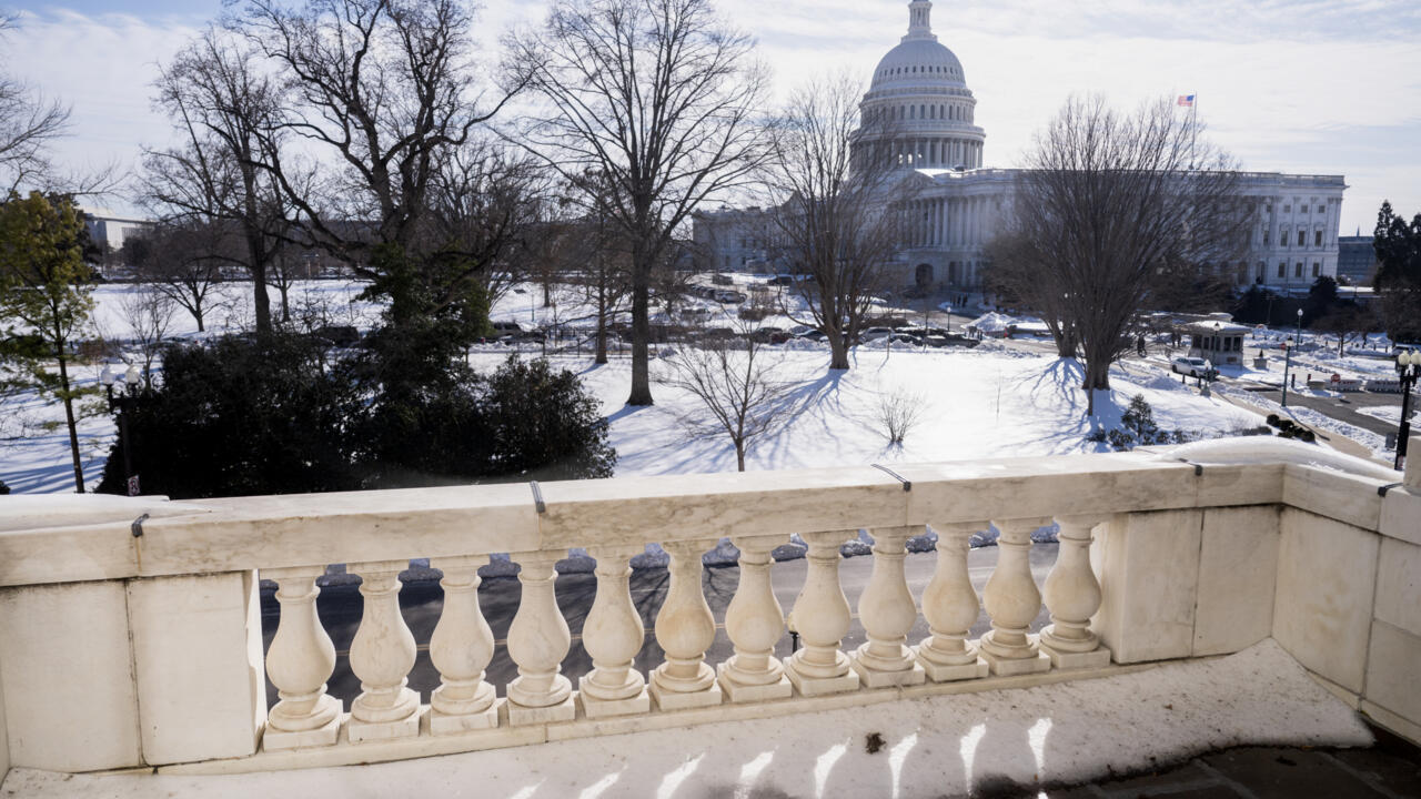 الكونغرس الأميركي يسعى لتفادي شلل مالي طويل الأمد