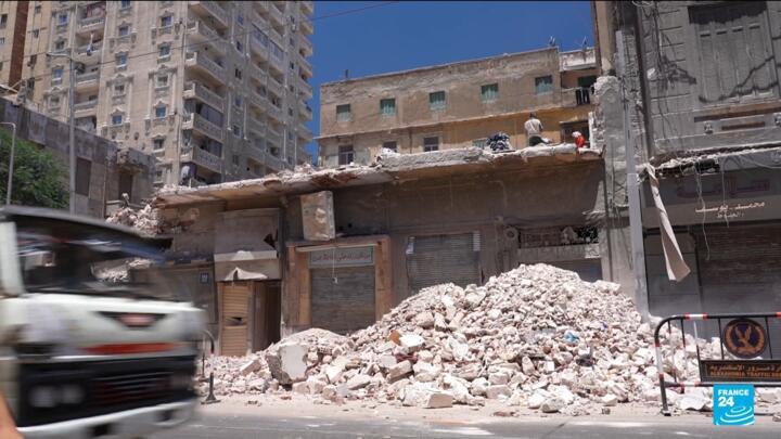 Building collapses in Alexandria