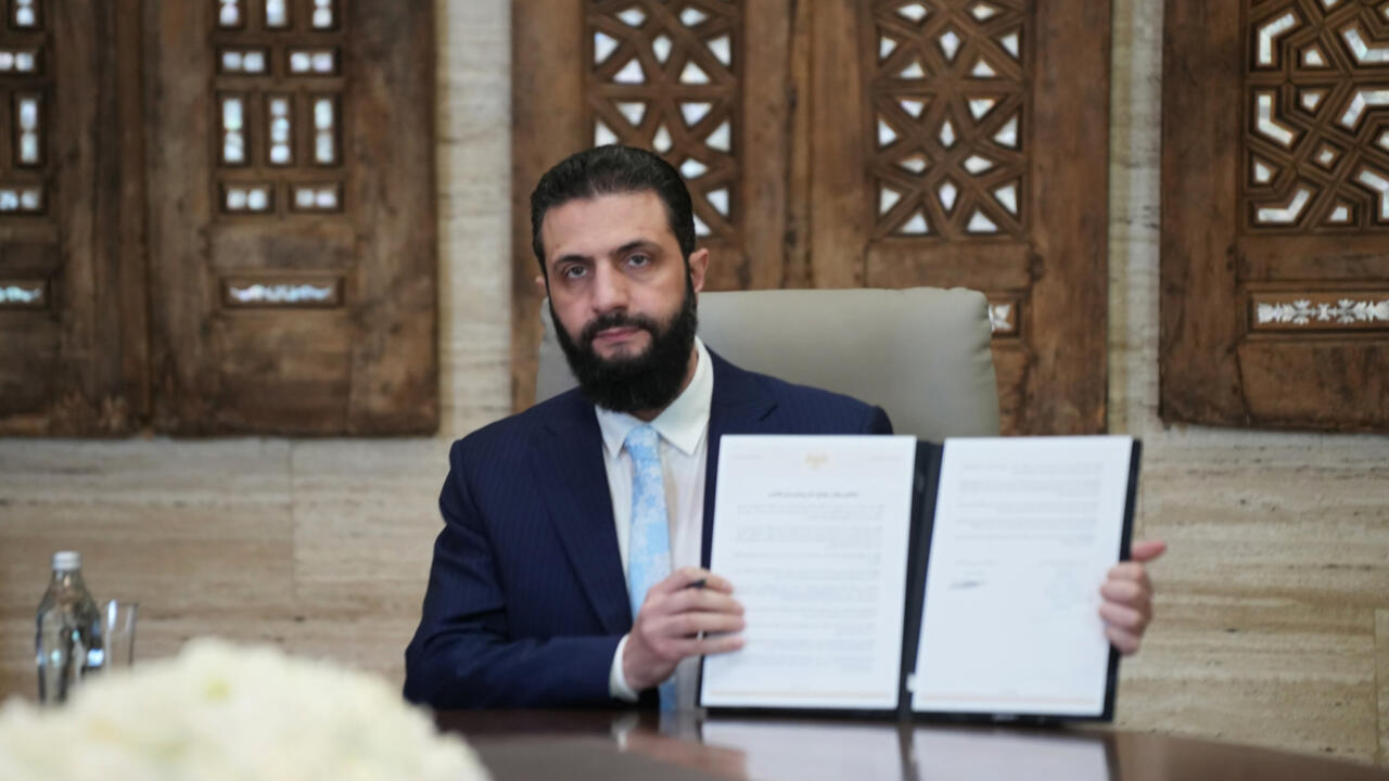 سوريا: الرئاسة تعلن التوصل إلى تفاهم مع قوات سوريا الديمقراطية حول مصير المناطق الكردية في الحسكة