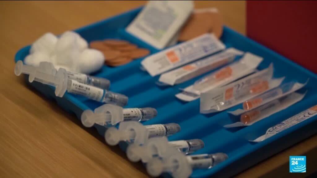 The US cuts number of recommended vaccine for children