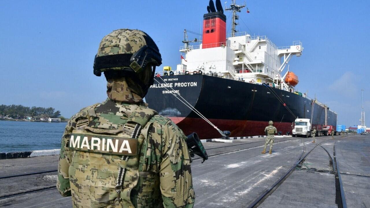 Huachicol fiscal': la millonaria trama de corrupción al descubierto en  México